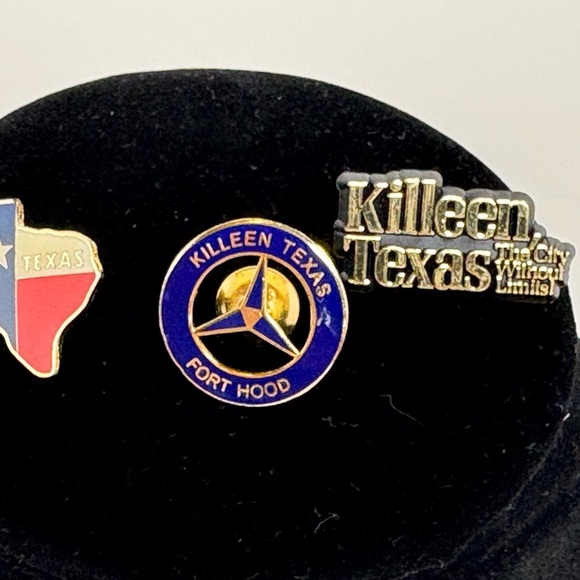 Fort Hood and Killeen Texas Pin Set - Picture 3 of 7
